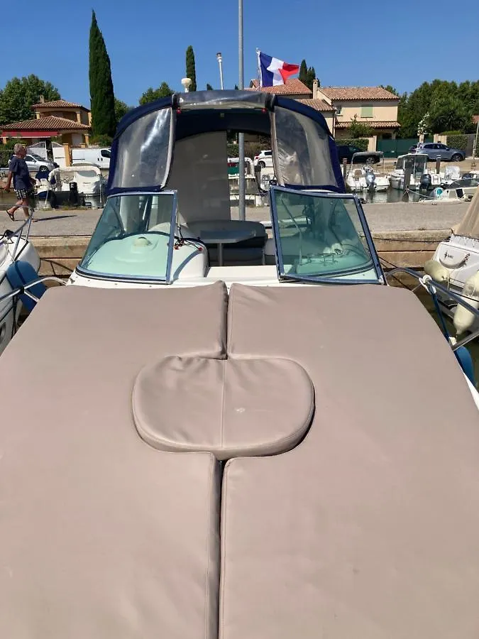 Hotel Hebergement Insolite Sur Un Bateau À Quai à La Londe-les-Maures France